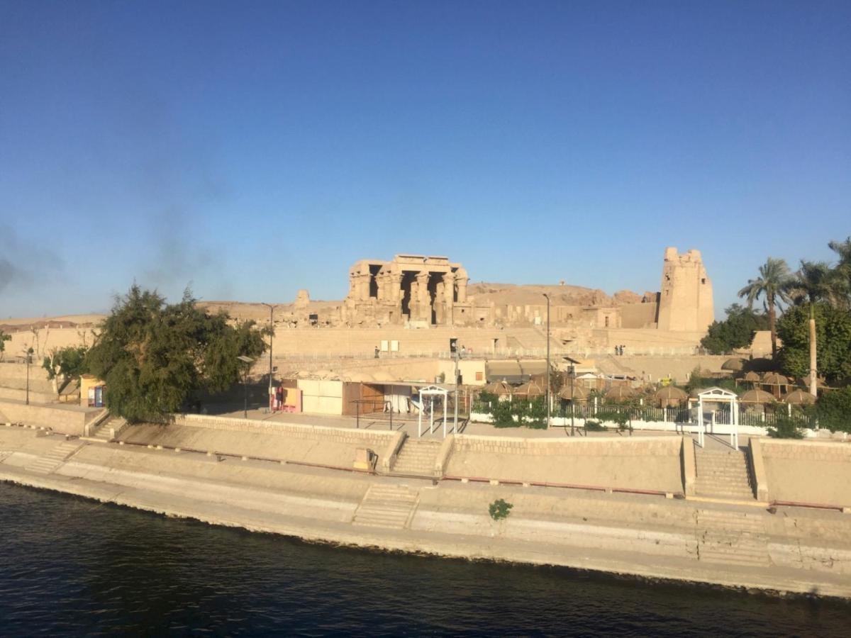 Al Salam Camp Hotell Luxor Exteriör bild
